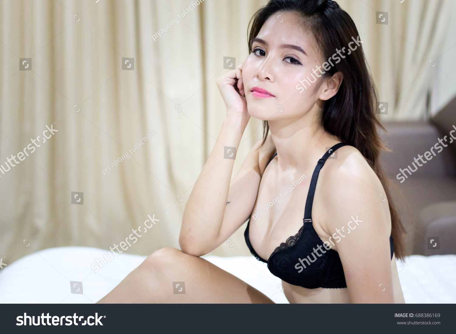 Sexy Asian Girl Wearing Black BraẢnh Có Sẵn688386169 Shutterstock 