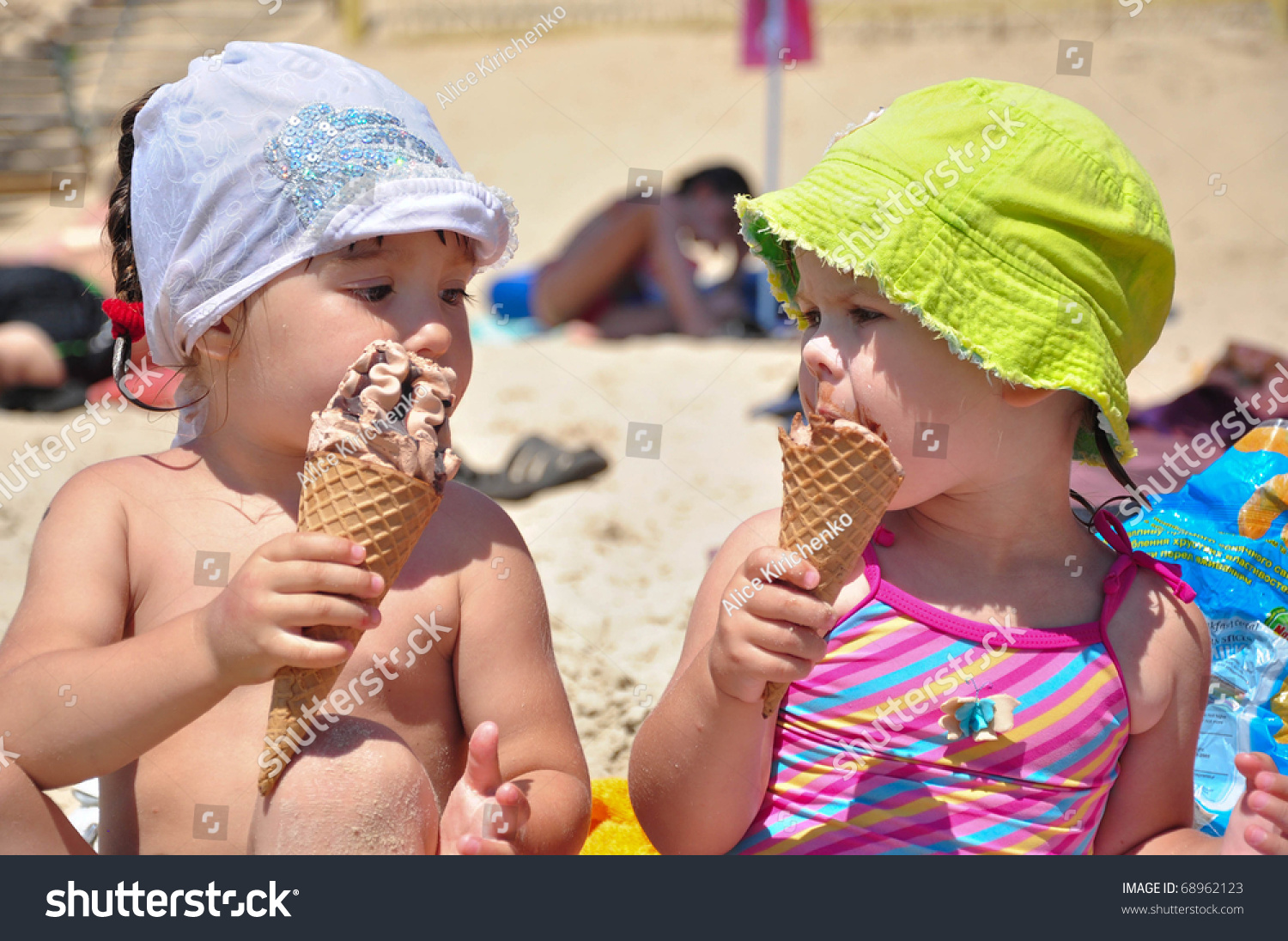 Дети лето мороженое