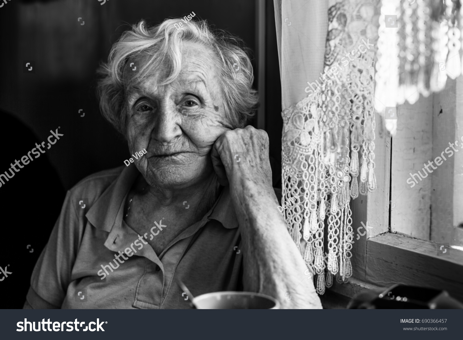 26,779 Sad Face Old Woman Images, Stock Photos & Vectors | Shutterstock