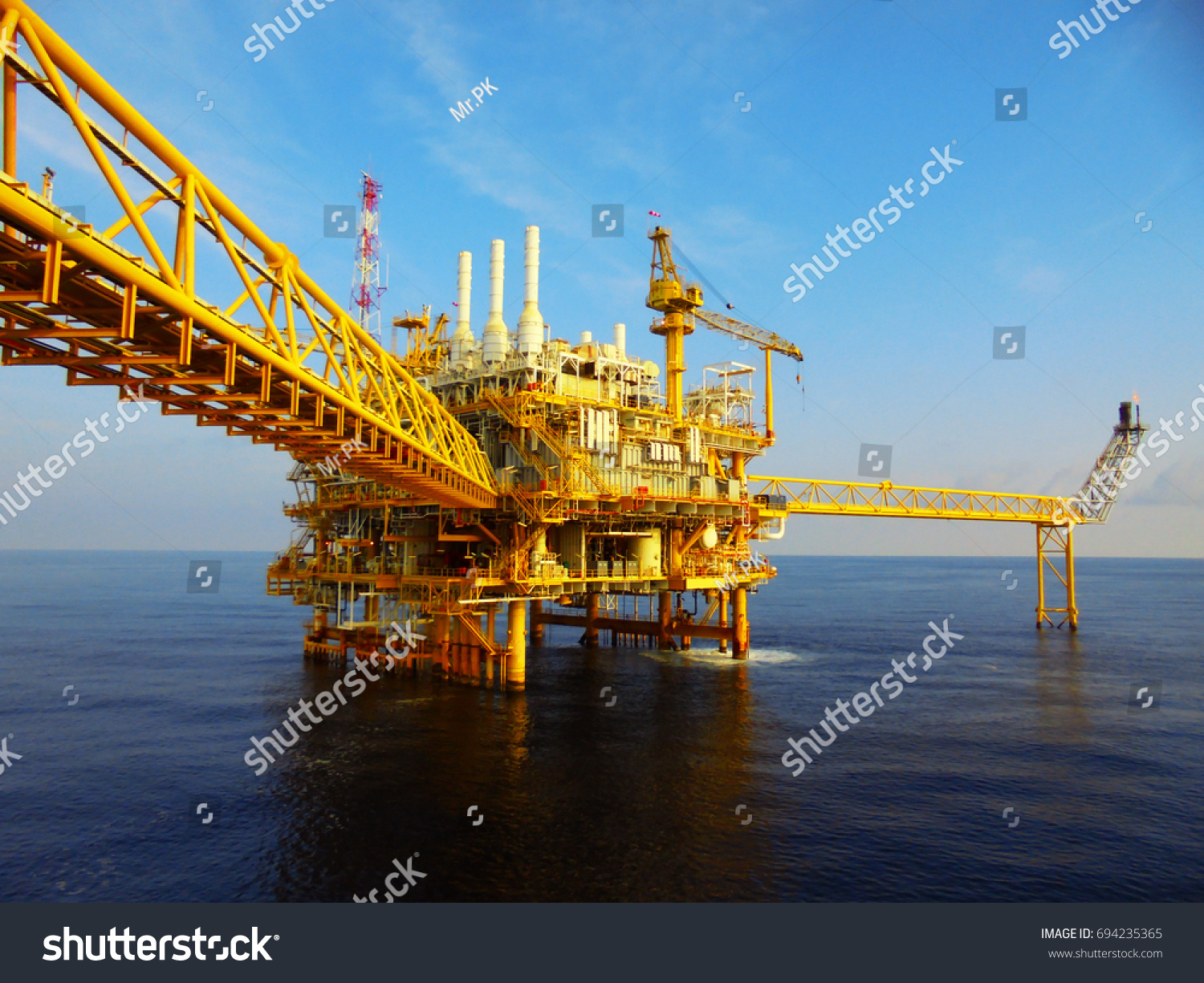 Oil Rig Oil Gas Industrial Platform Stock Photo 694235365 | Shutterstock