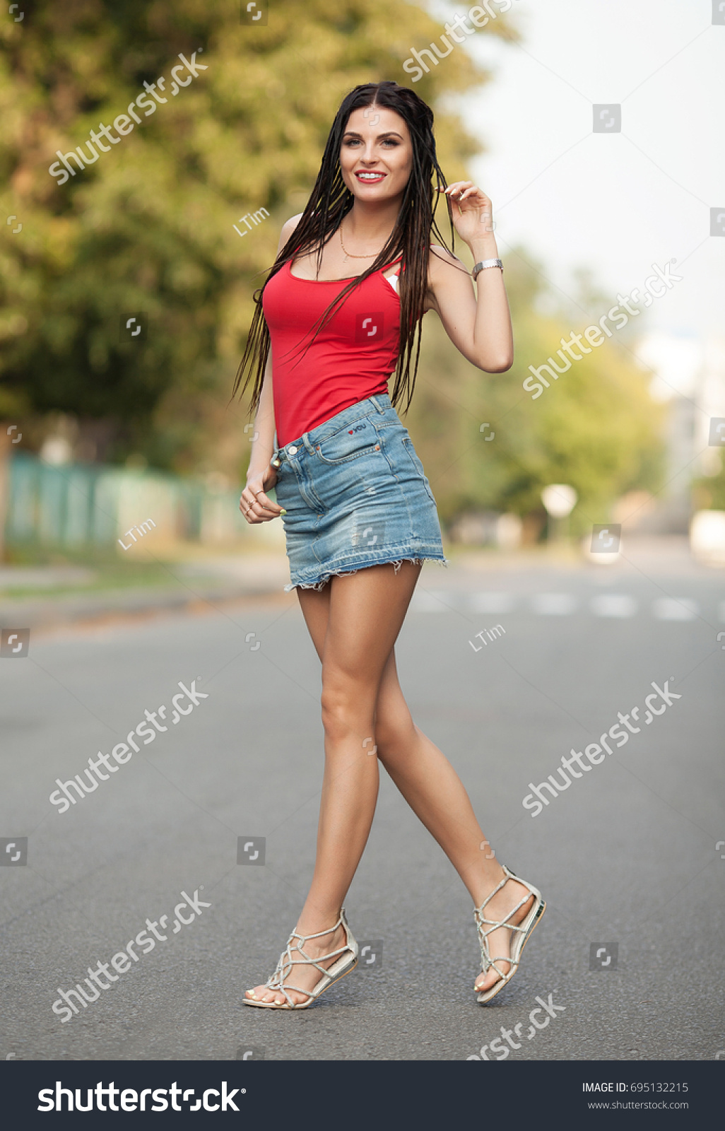 Young Beautiful Sexy Girl Slim Sun Foto Stok 695132215 Shutterstock 