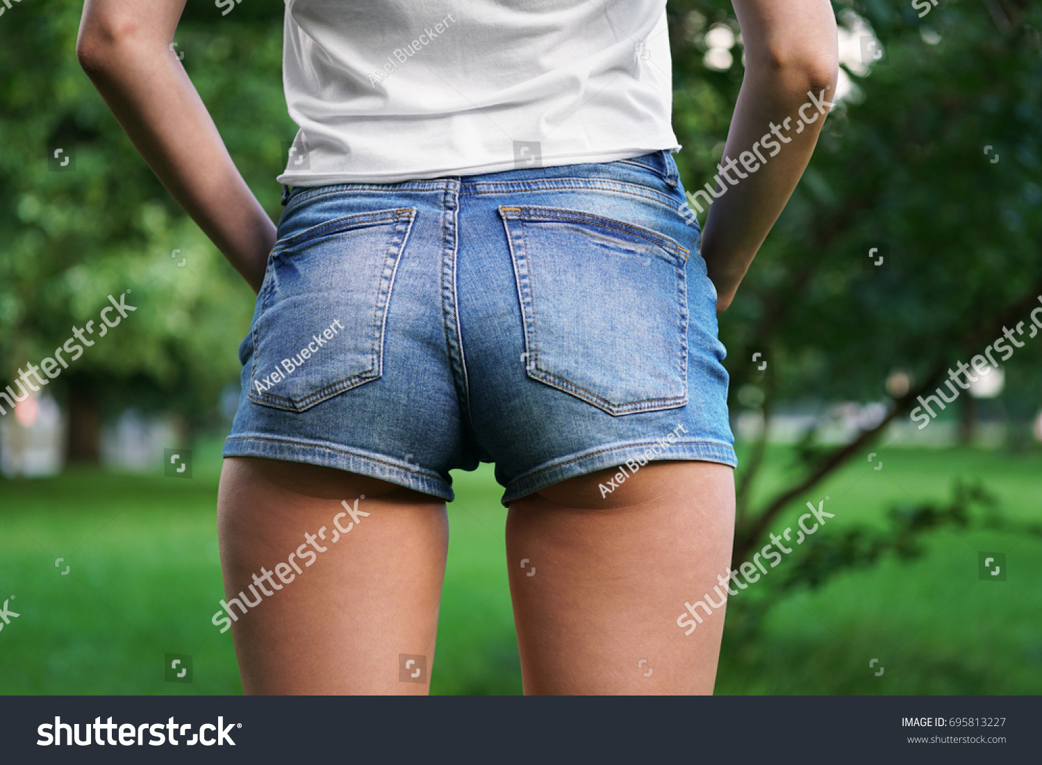 Hot Teens In Short Skirts