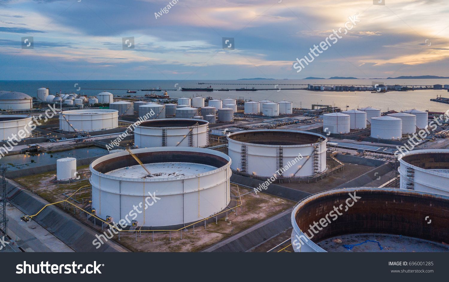 Aerial View Oil Storage Tank Terminal Stock Photo 696001285 | Shutterstock