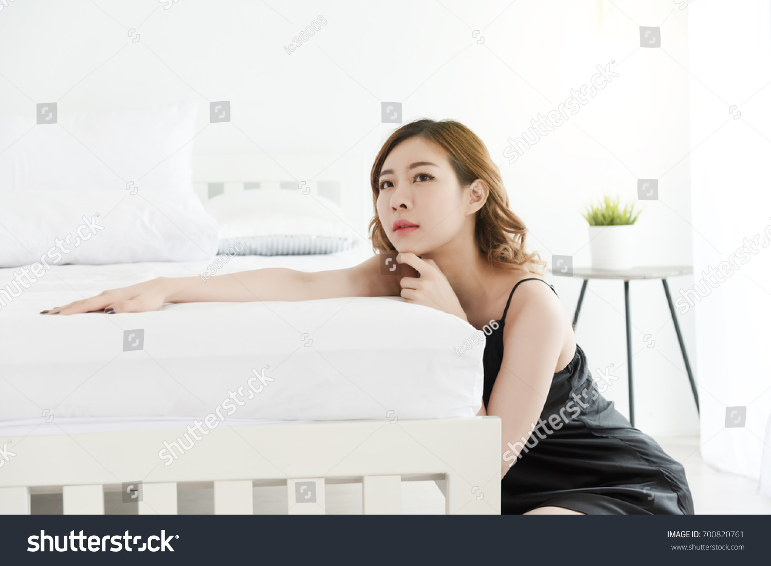 Sexy Asian Slim Woman Posing Bedroom库存照片700820761 Shutterstock