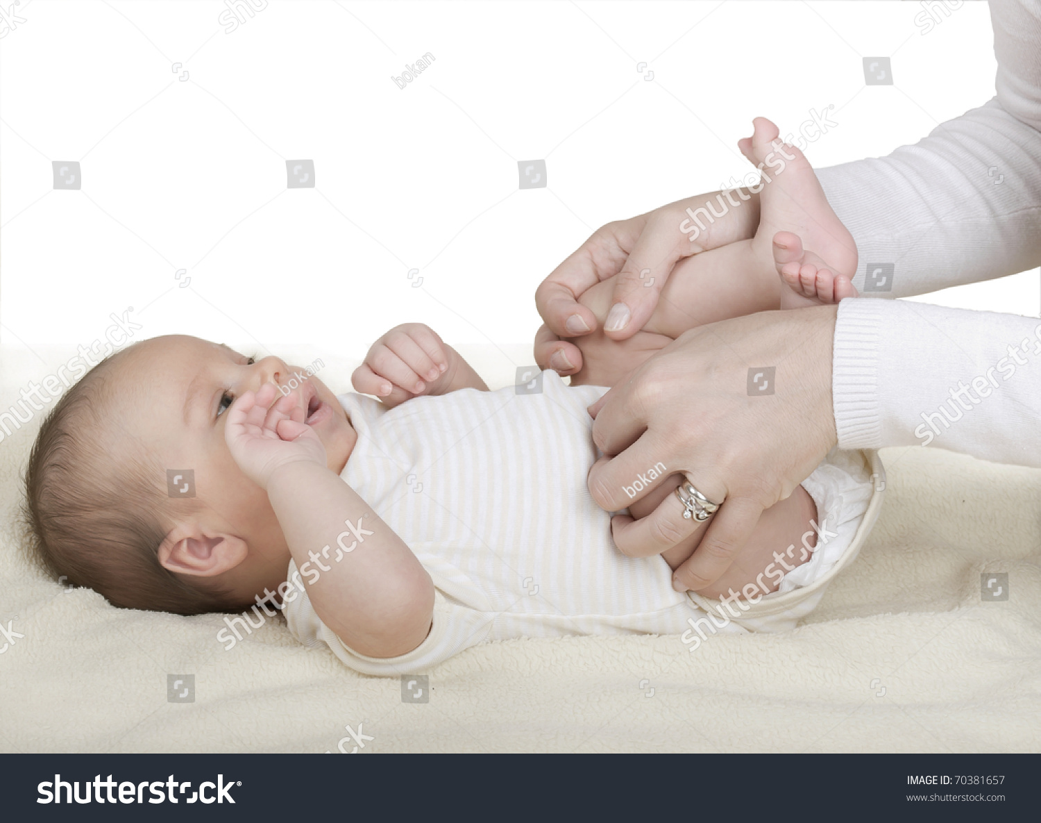 У новорожденного ребенка газики