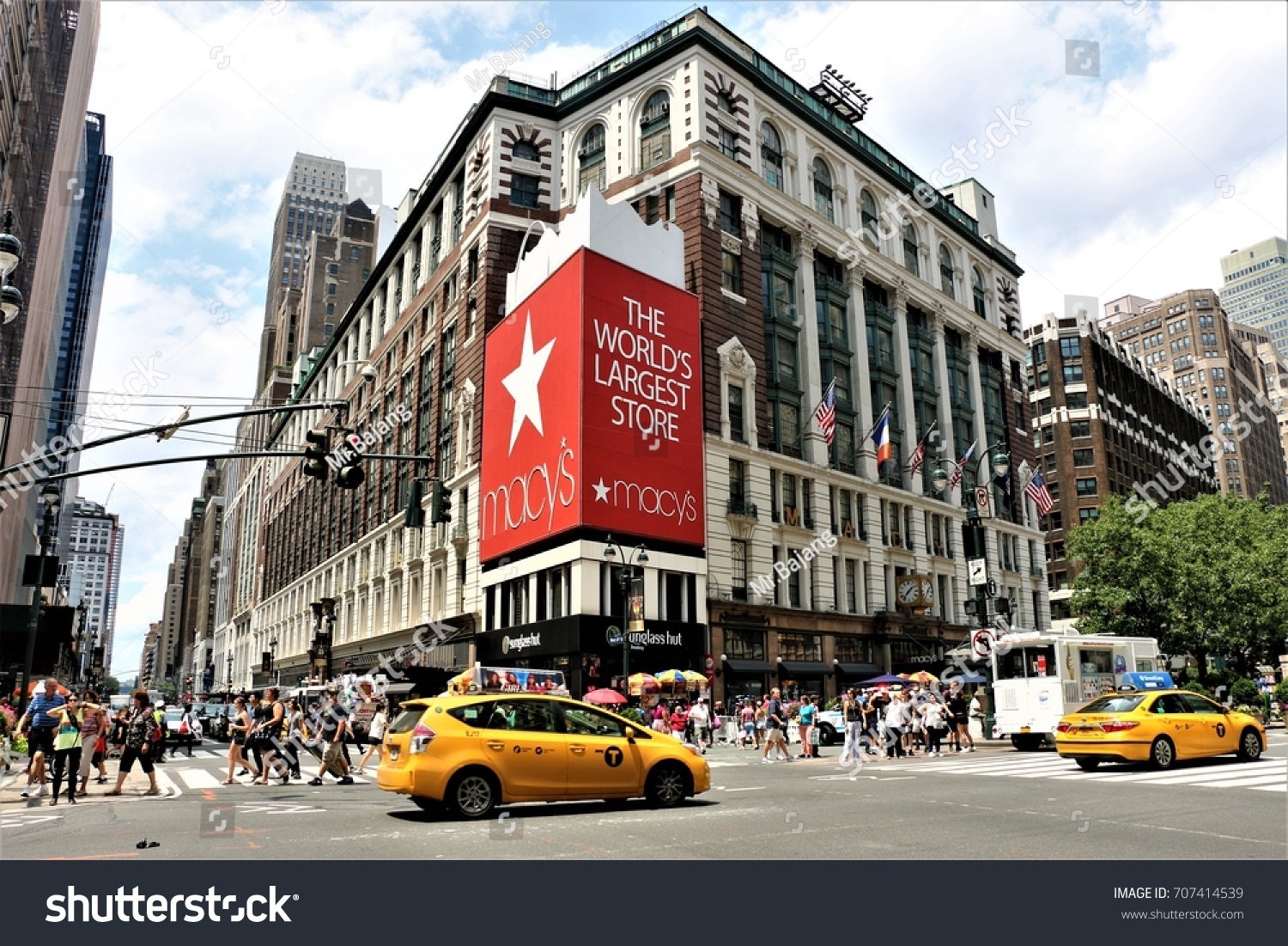 New York City Crowd People Walking Stock Photo 707414539 | Shutterstock