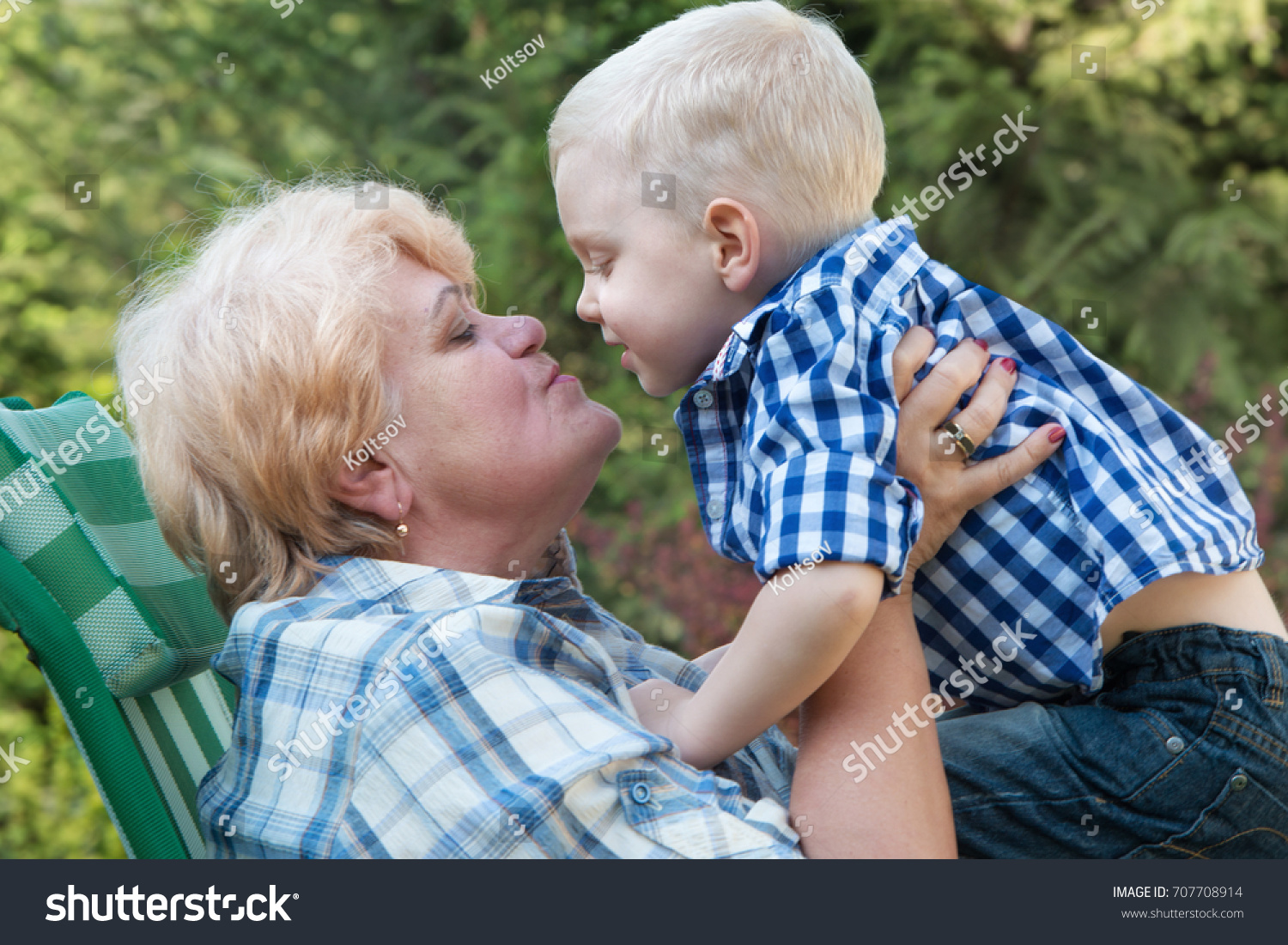 маленький ребенок трахает бабушку фото 4