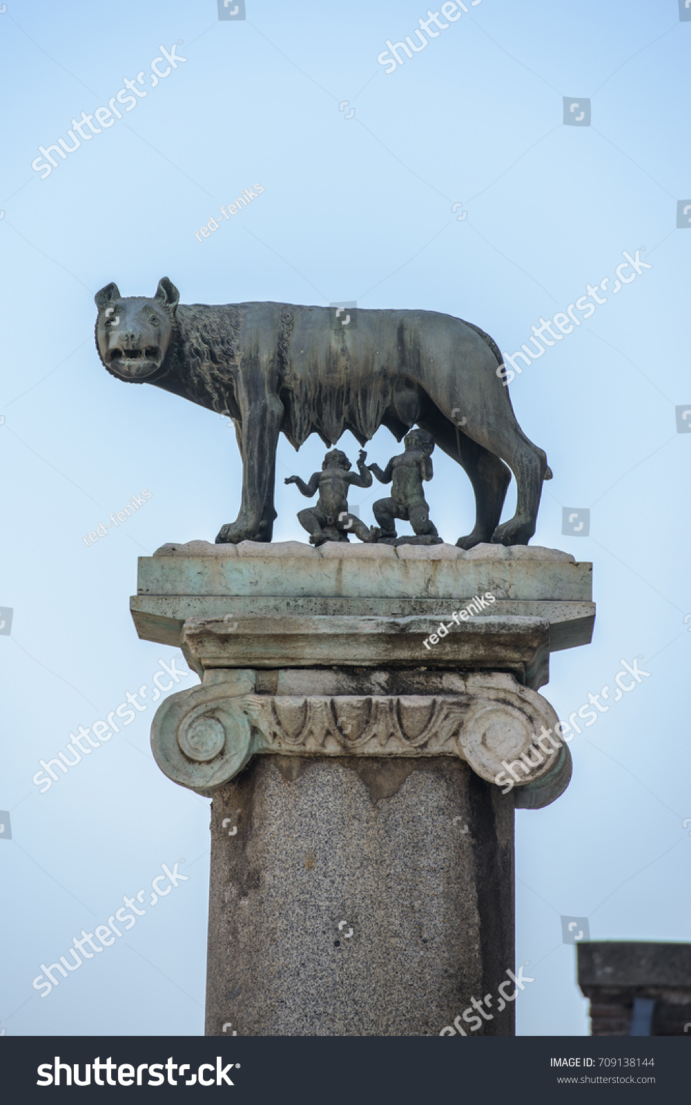 capitoline she wolf