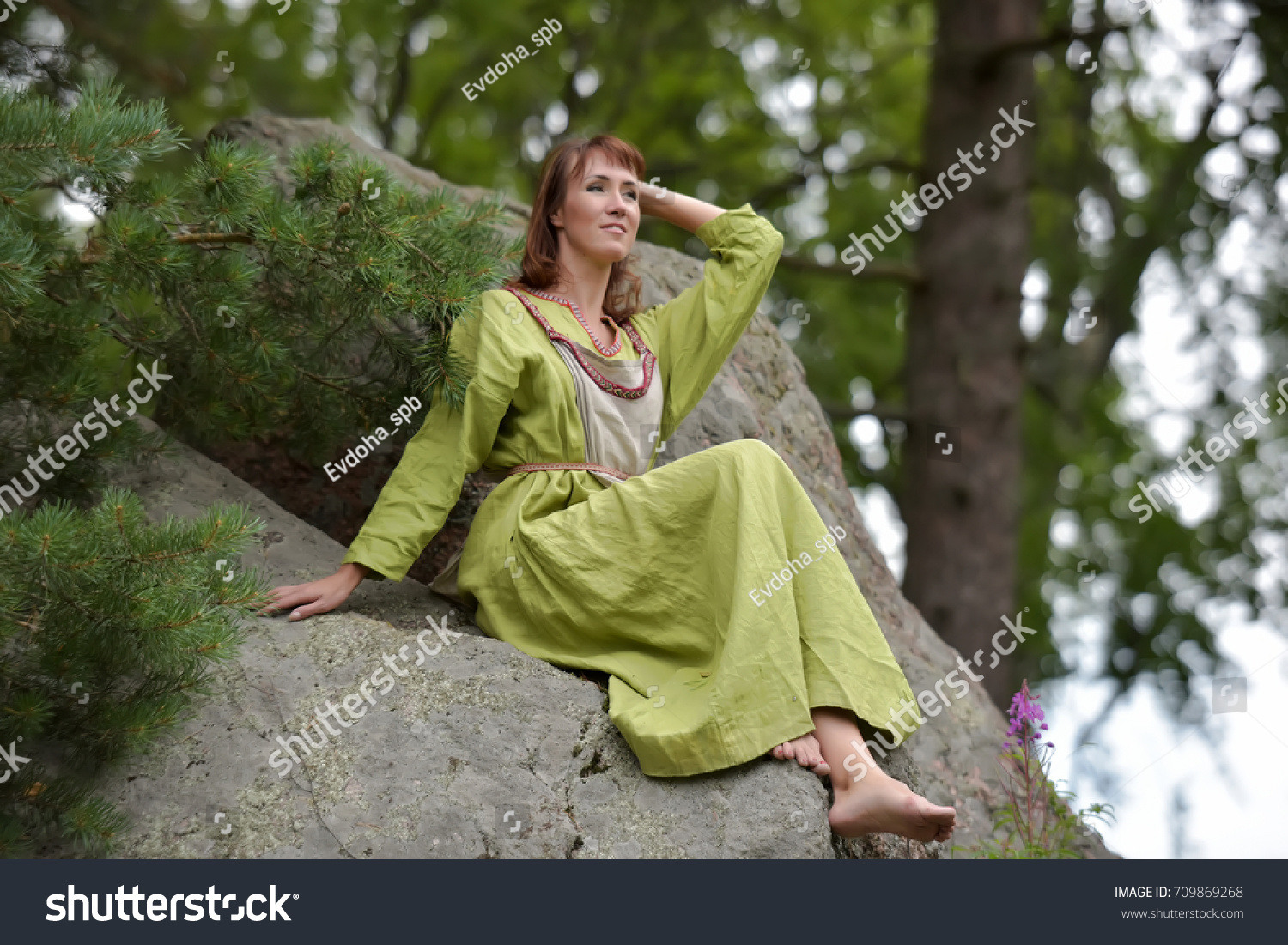 https://image.shutterstock.com/shutterstock/photos/709869268/display_1500/stock-photo-viking-girl-in-a-retro-dress-709869268.jpg