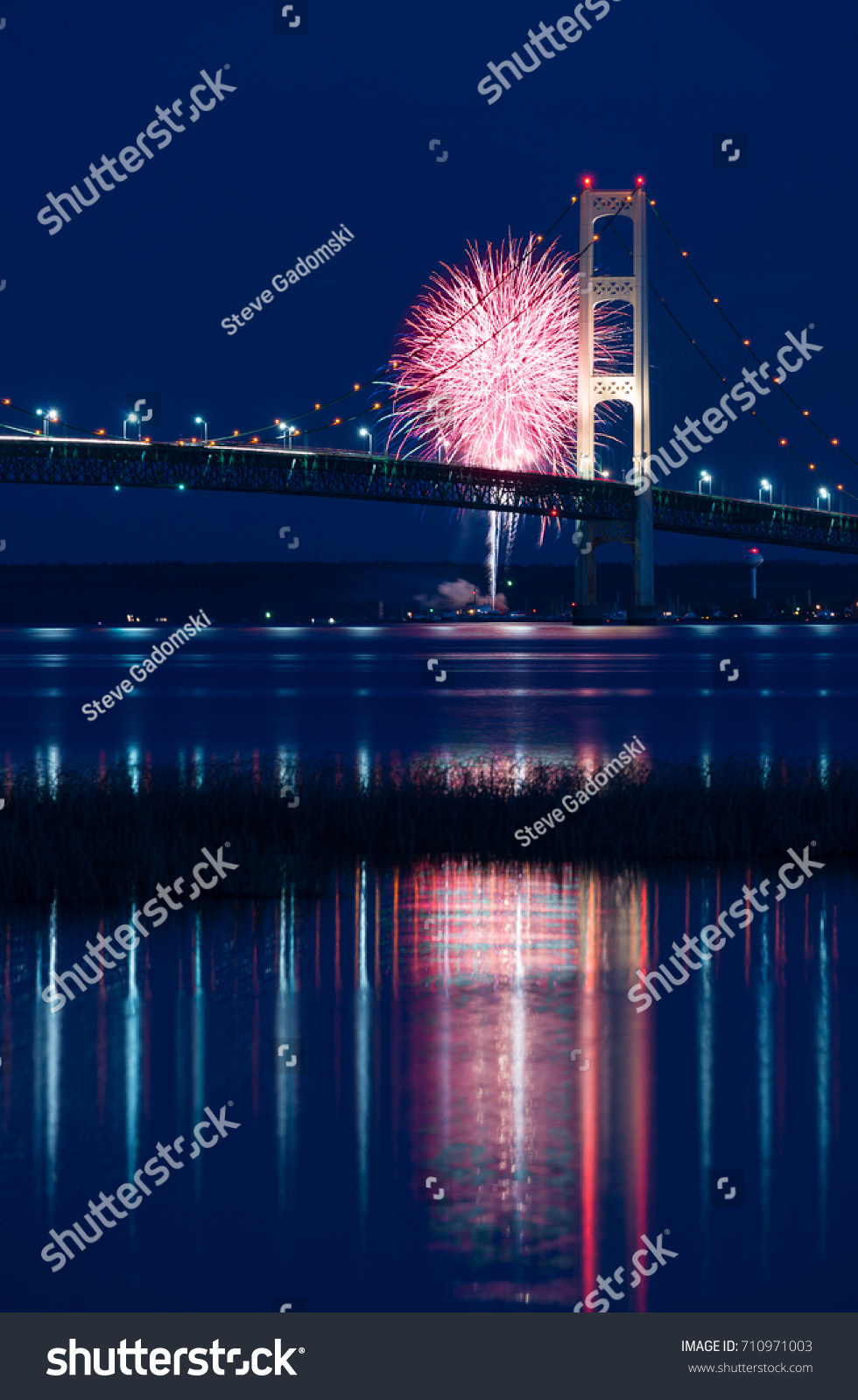 Mackinac Bridge Fireworks Stock Photo 710971003 Shutterstock