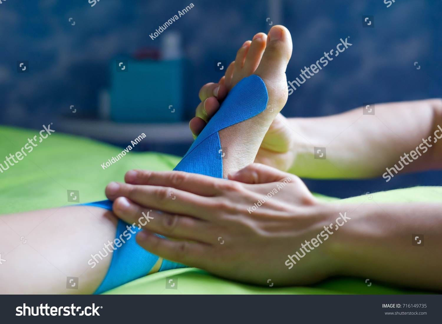 Doctor Taping Woman Injury Leg Exercise Stock Photo 716149735 ...