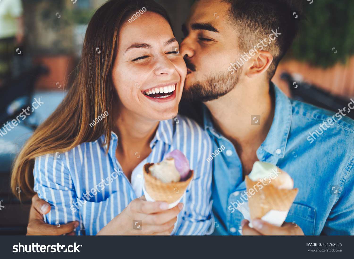 5,226 Couples Eating Ice Cream Images, Stock Photos & Vectors ...