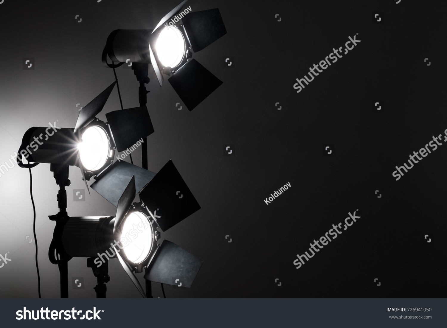 126,815 Photo Studio Lighting Stock Photos, Images & Photography ...