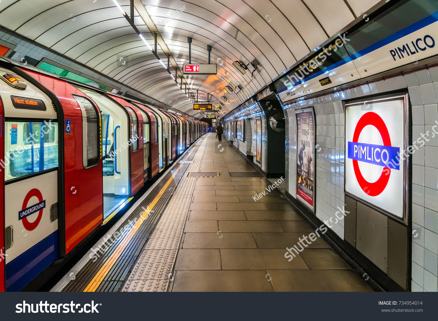 Underground metro. Андеграунд метро в Лондоне. Станция метро Subway Лондон. Underground метро Лондона. Андеграунд Стейшен Лондон.