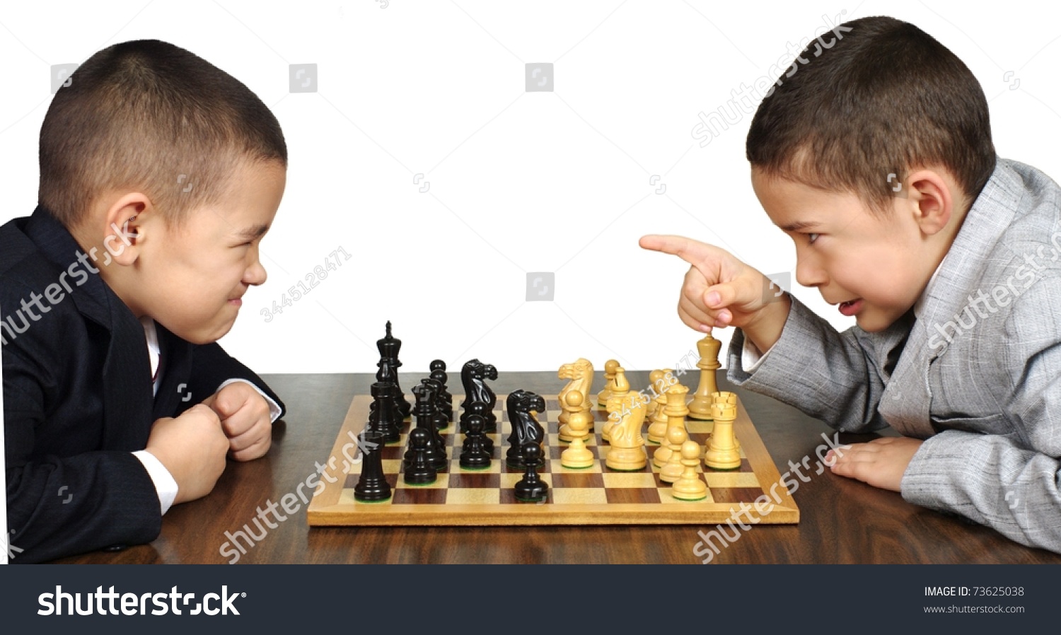 Offer playing. Шахматы влияние на детей. Шахматы ребёнок счастье. Соревное у детей по шахматам стоковые. Дети говорят о пользе шахмат.