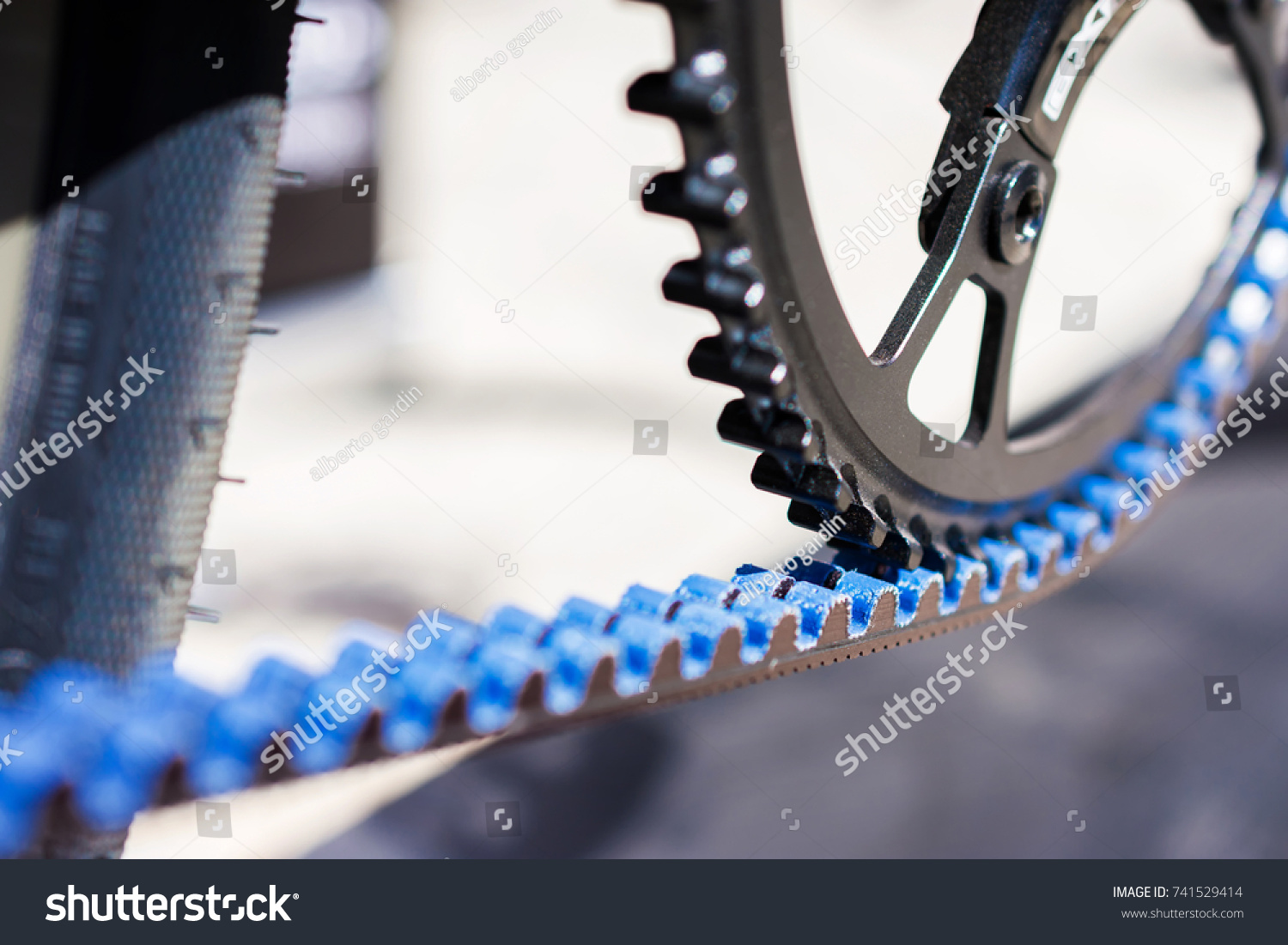 blue bike chain