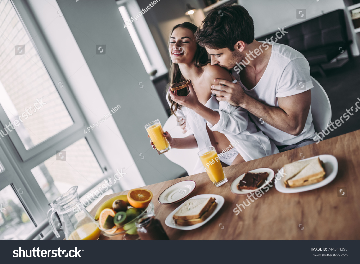 порно принес ей завтрак фото 94