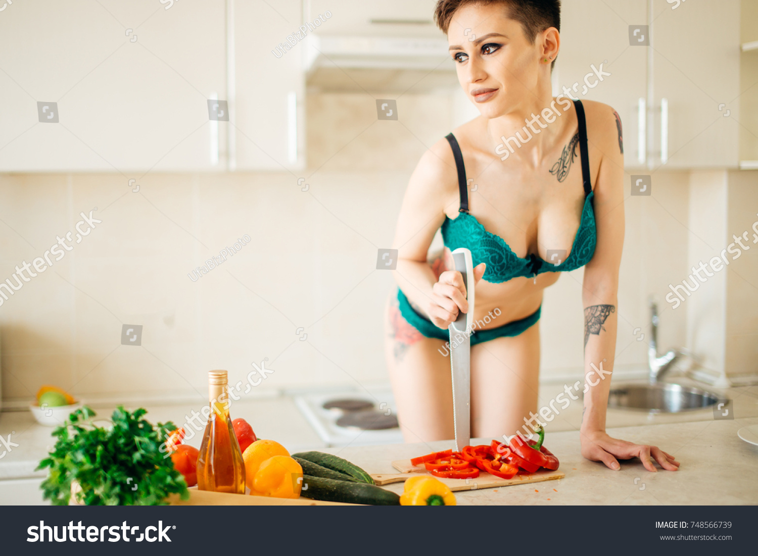 Hot And Sexy Housewives