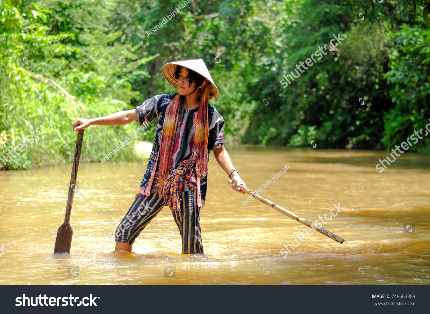 pahang-malaysia-malay-men-traditional-malay-stock-photo-748664389