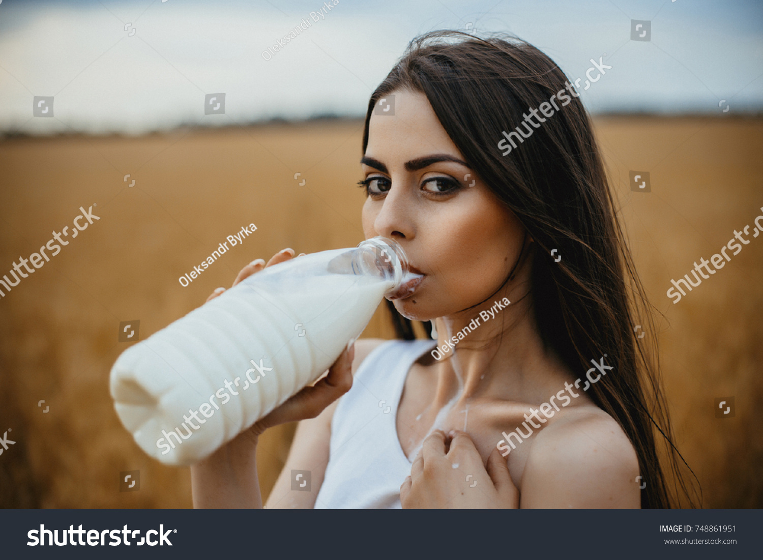 Busty Babes Gulp milk with Pleasure