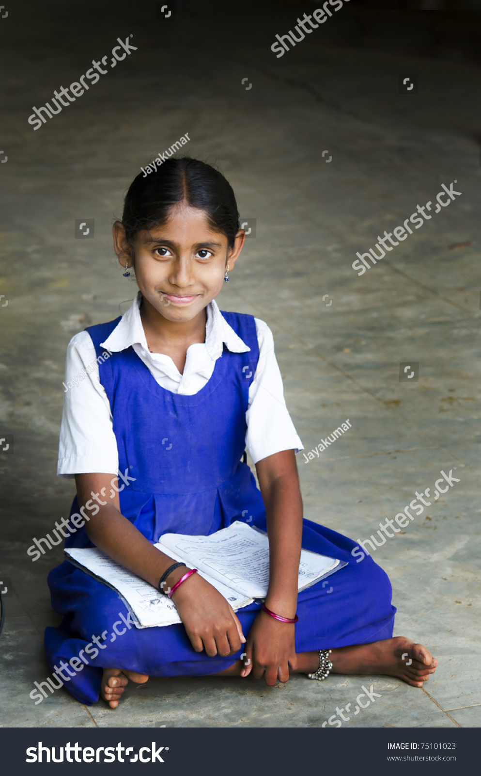 527 Imágenes De Tamil School Girls Imágenes Fotos Y Vectores De Stock Shutterstock 
