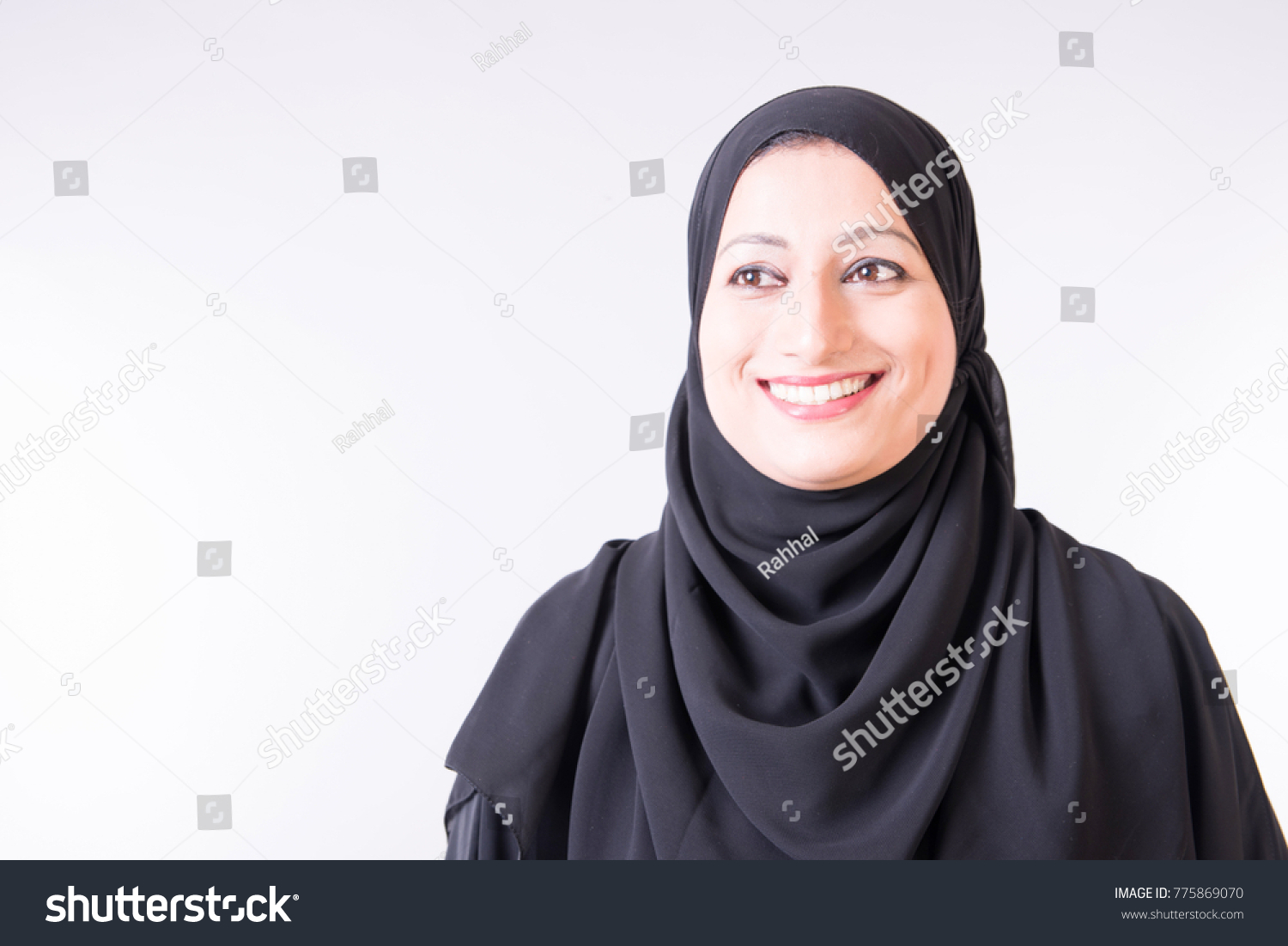 Beautiful Arab Woman Hijab White Background写真素材775869070 Shutterstock