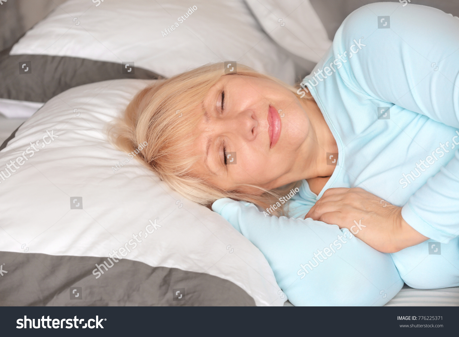 Спящие женщины 50 лет