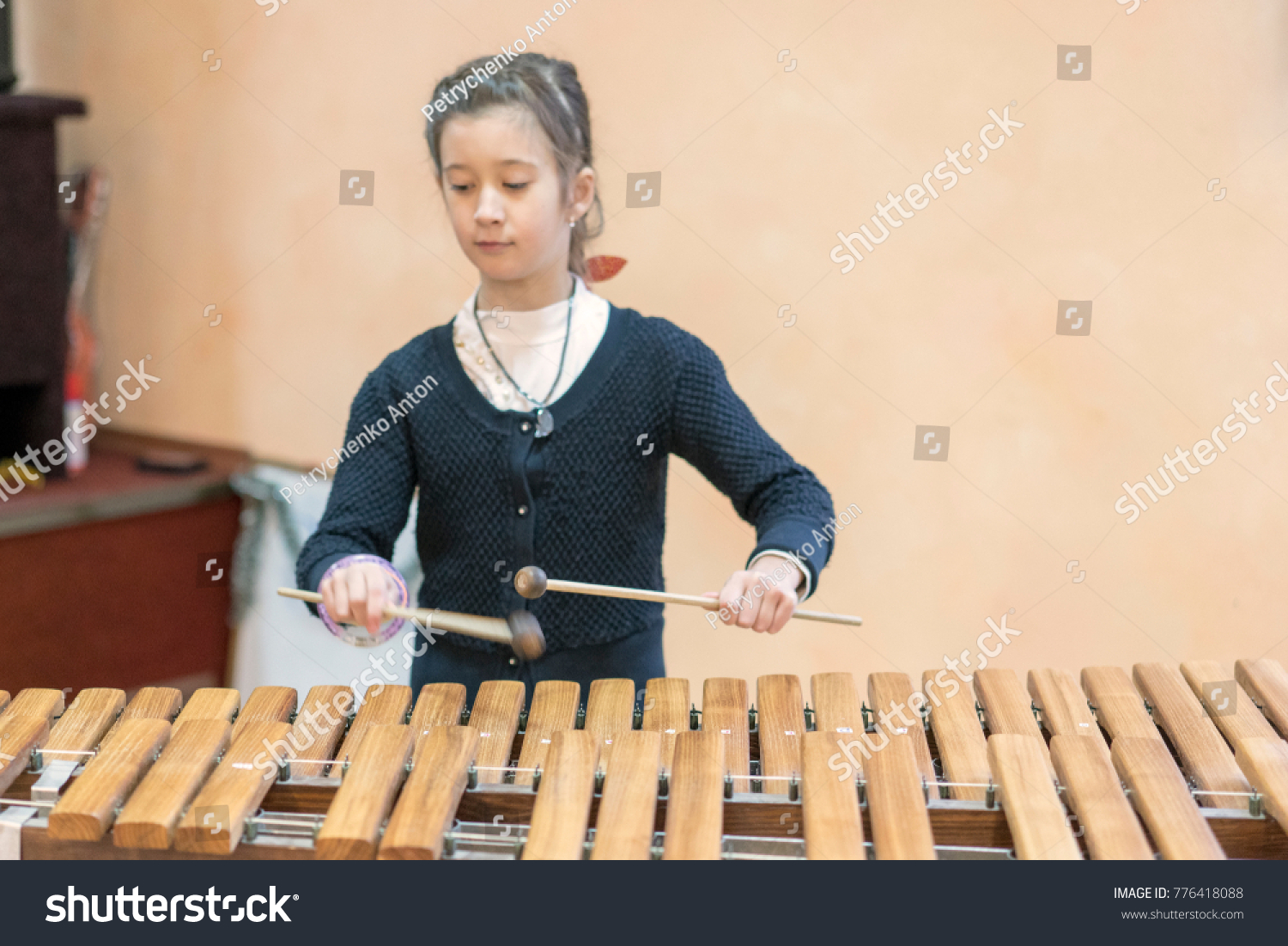 Girl Play Xylophone Setmusician Stock Photo 776418088 | Shutterstock