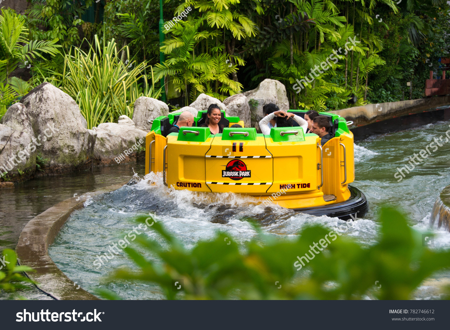 universal studio singapore jurassic park rapid adventure