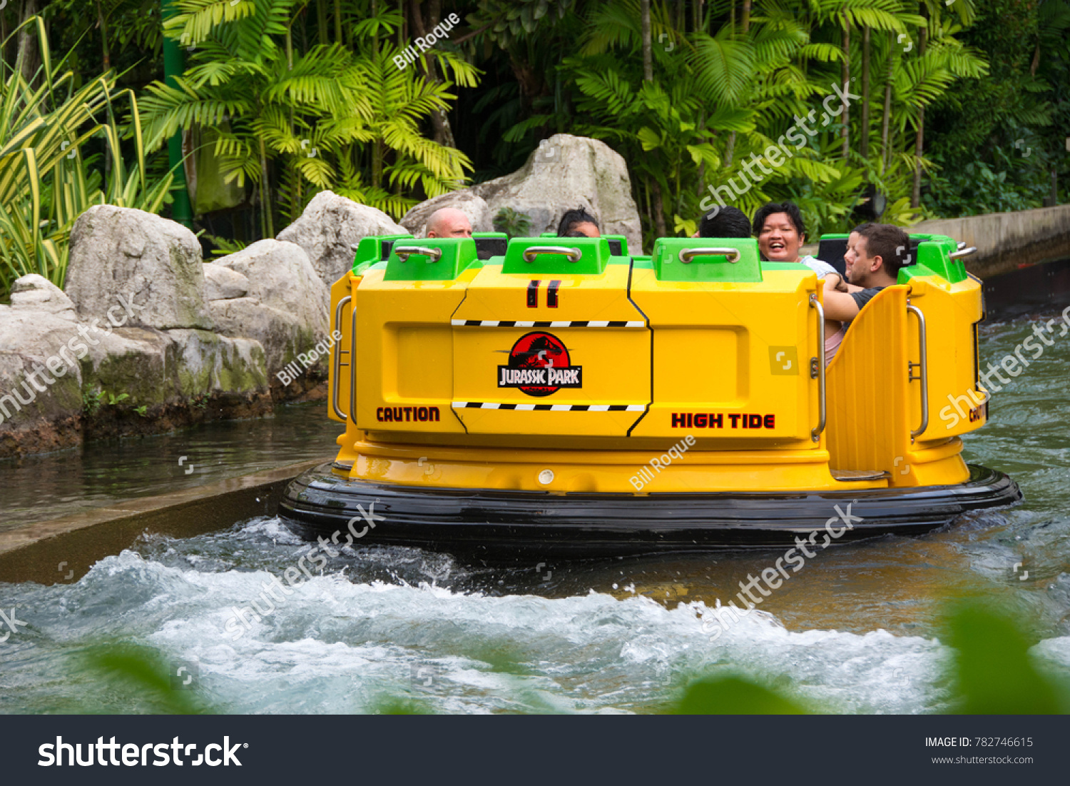 universal studio singapore jurassic park rapid adventure