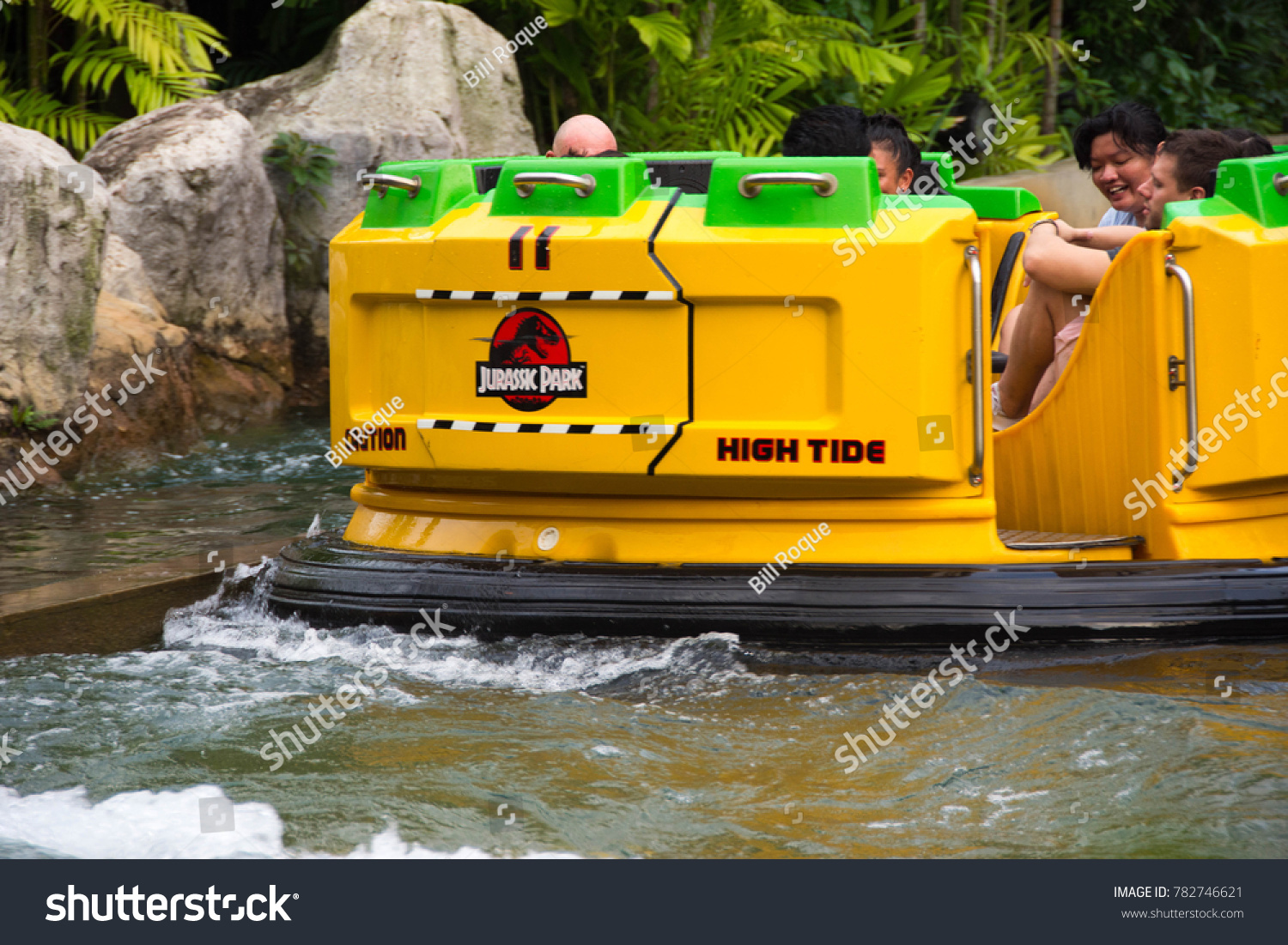 universal studio singapore jurassic park rapid adventure