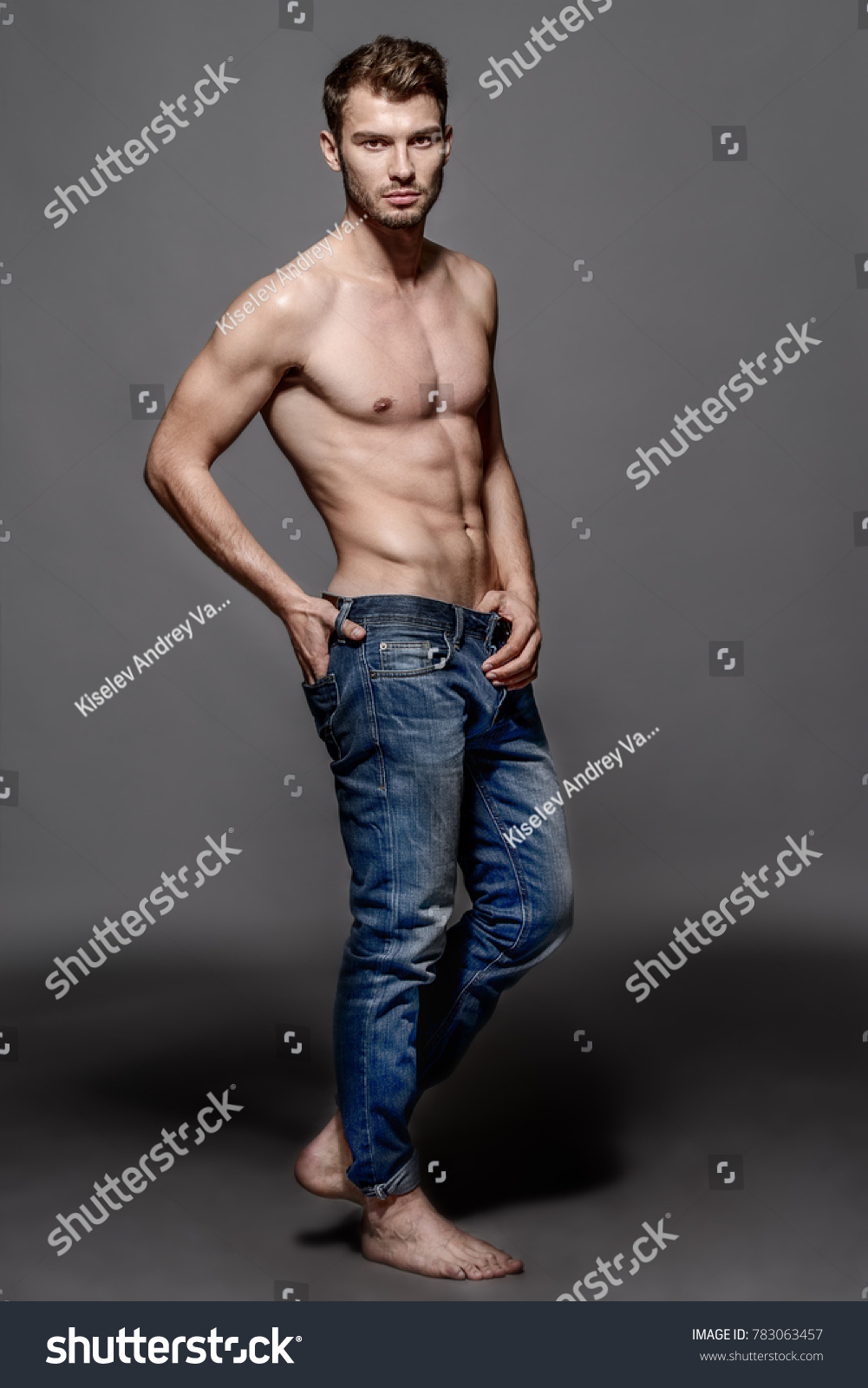 голые мужчины в джинсах фото 109