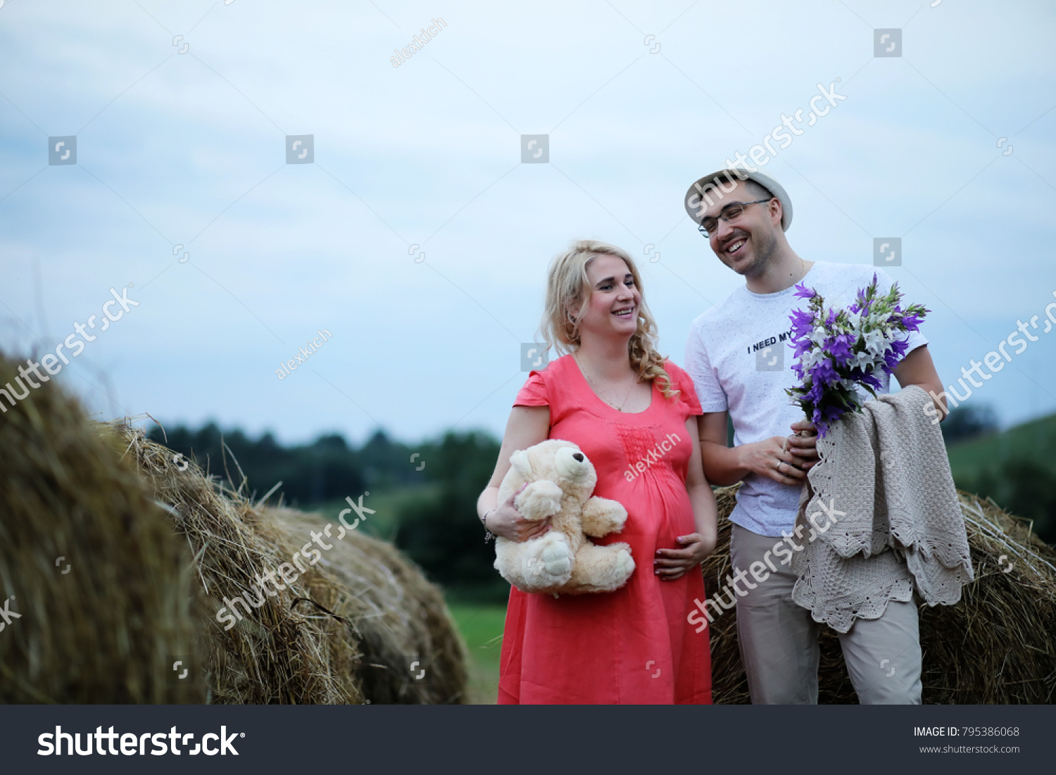 Pregnant Girl Big Belly Young Man Stock Photo 795386068 | Shutterstock