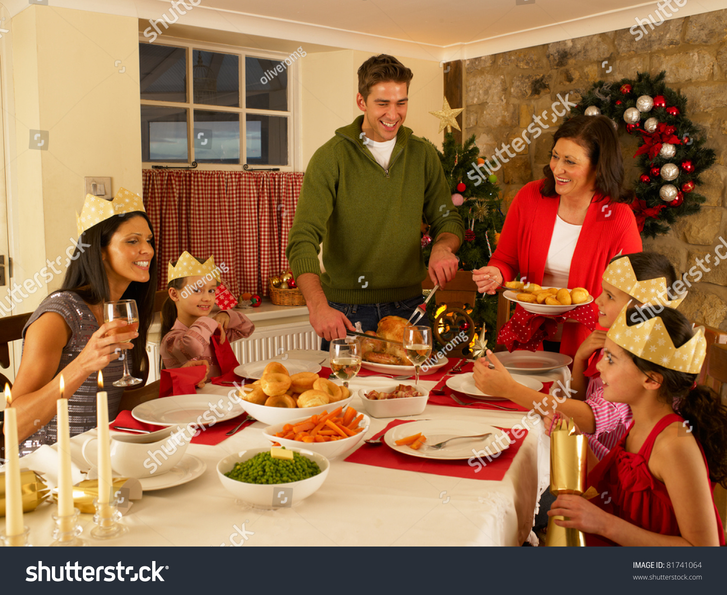 Испанская семья за рождественским столом