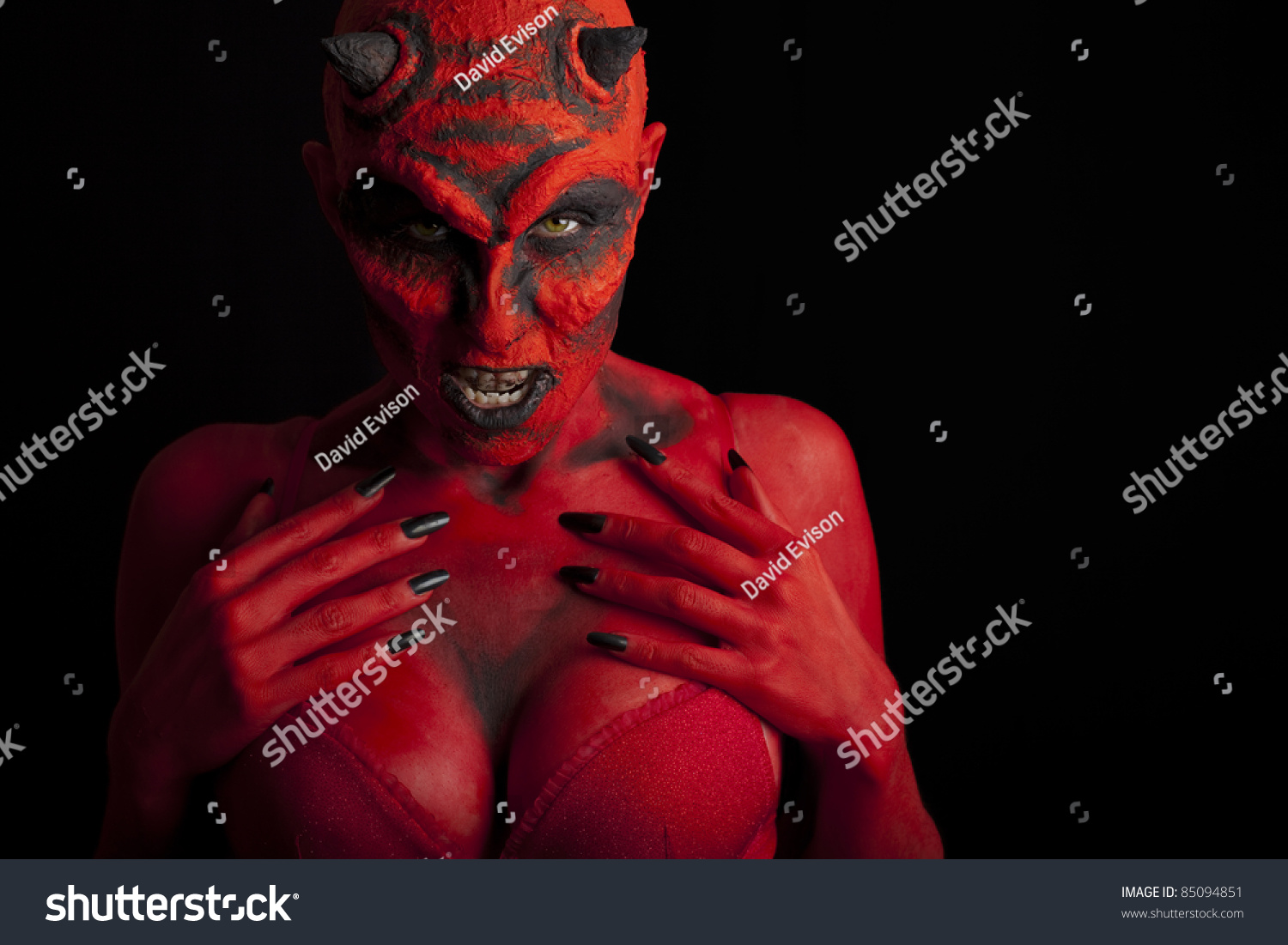Сатана женщина