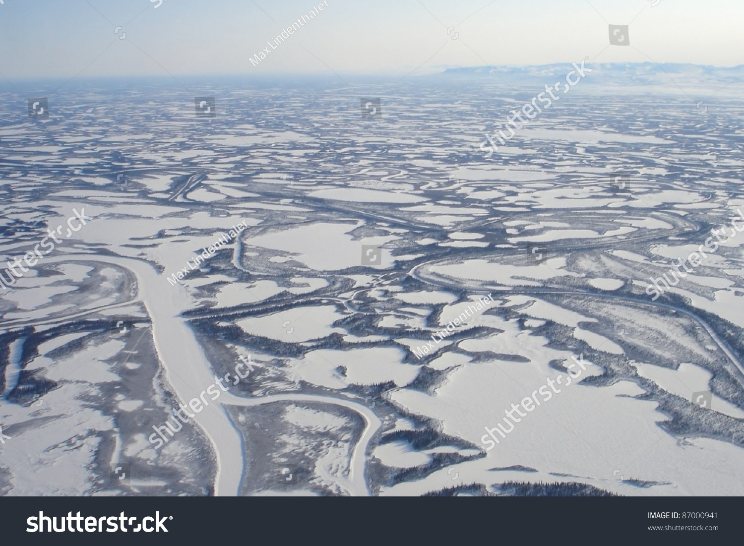 Река Маккензи зимой