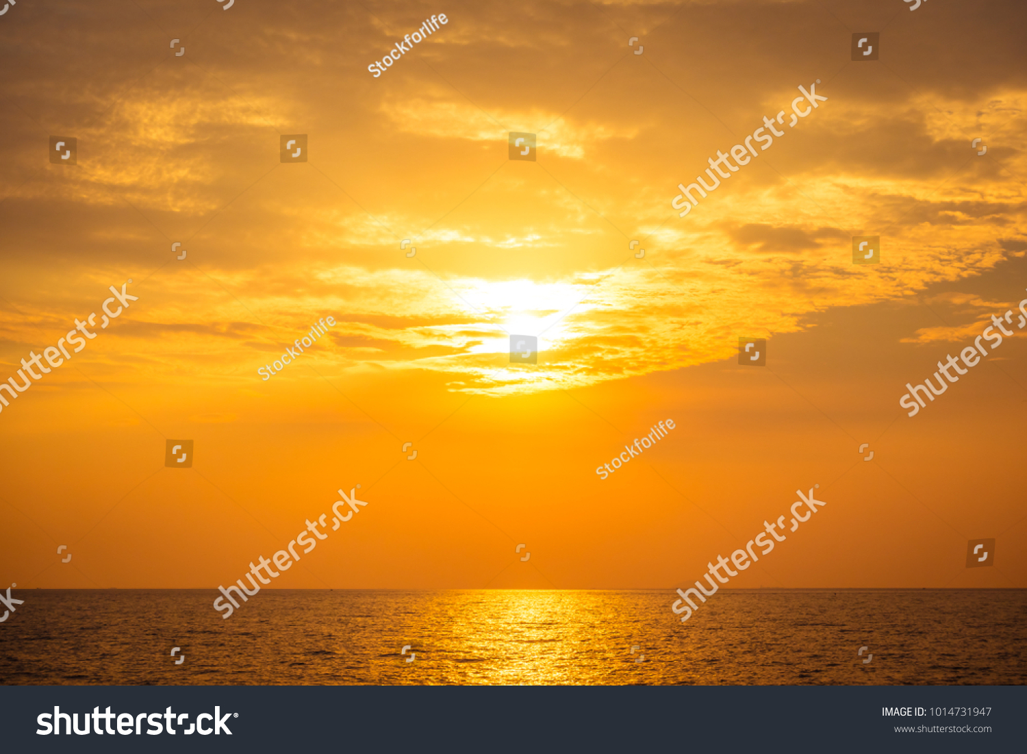 Beautiful sunset on the beach and sea - Vintage Filter #1014731947