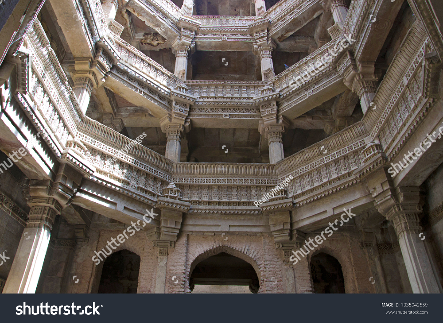 Inner view of Adalaj Ni Vav (Stepwell) or Rudabai Stepwell. Built in 1498 by Rana Veer Singh is five stories deep. Ahmedabad, Gujarat, India #1035042559