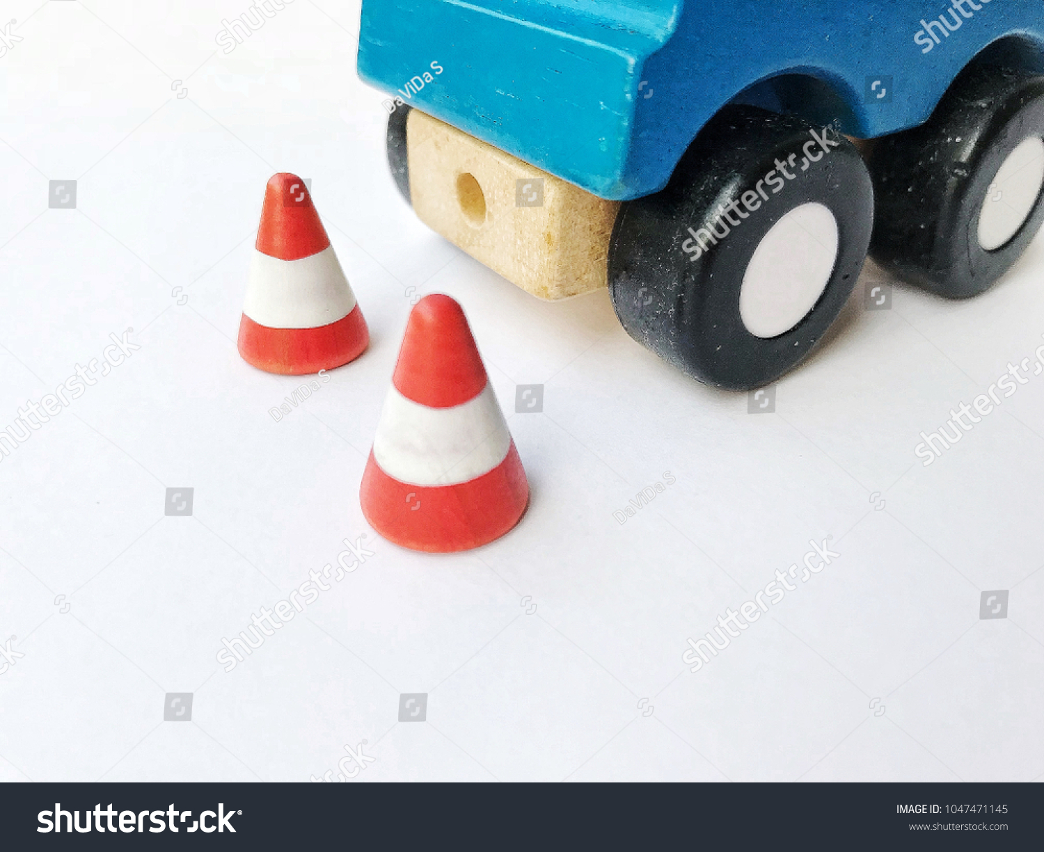 wooden toy : Car and traffic cone : traffic cone are place at the back of the car, be careful for parking, obstacle to drive #1047471145