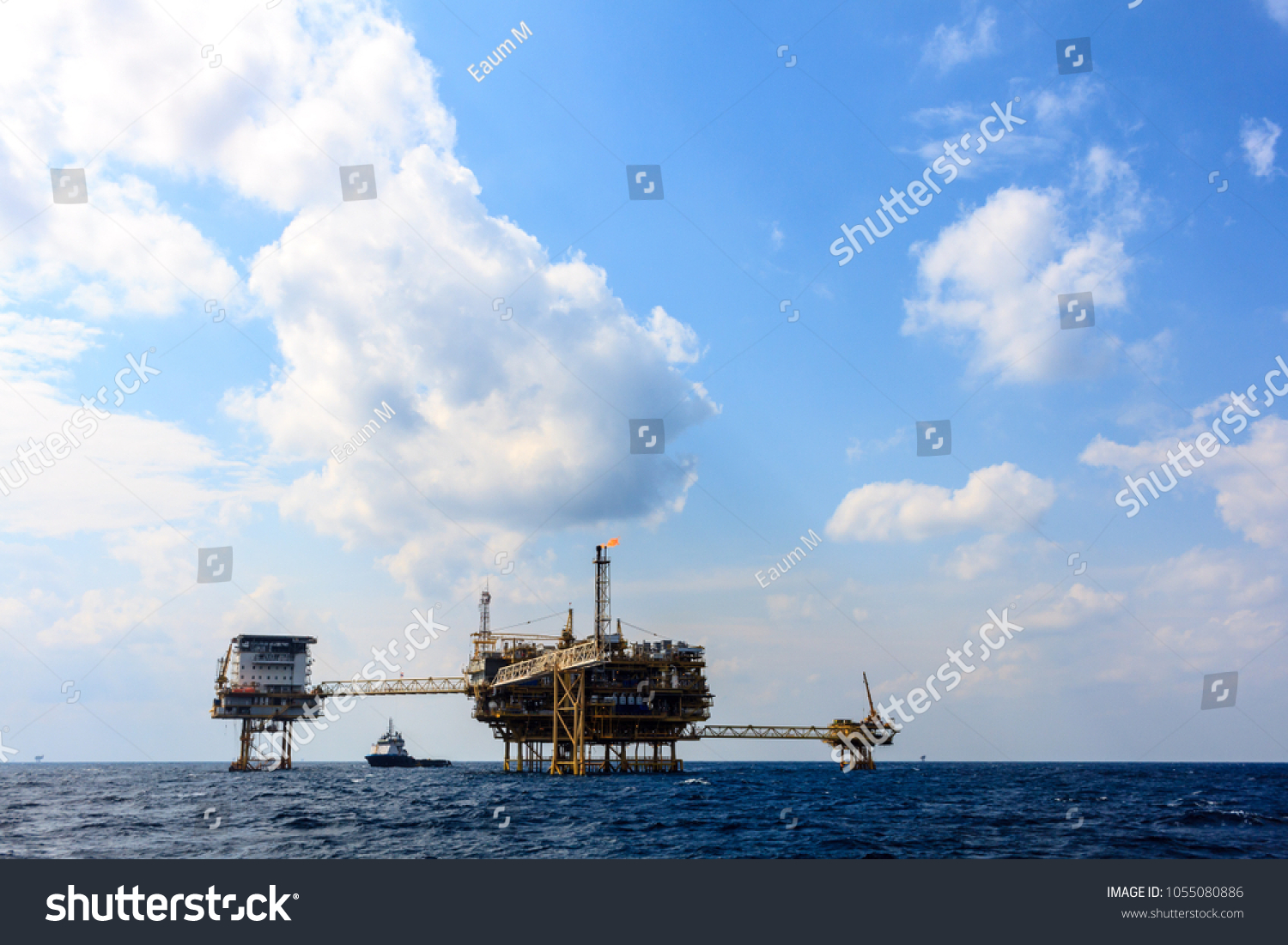 Oil and Gas central processing platform and remote platform produced natural gas and liquid condensate for set to onshore refinery #1055080886