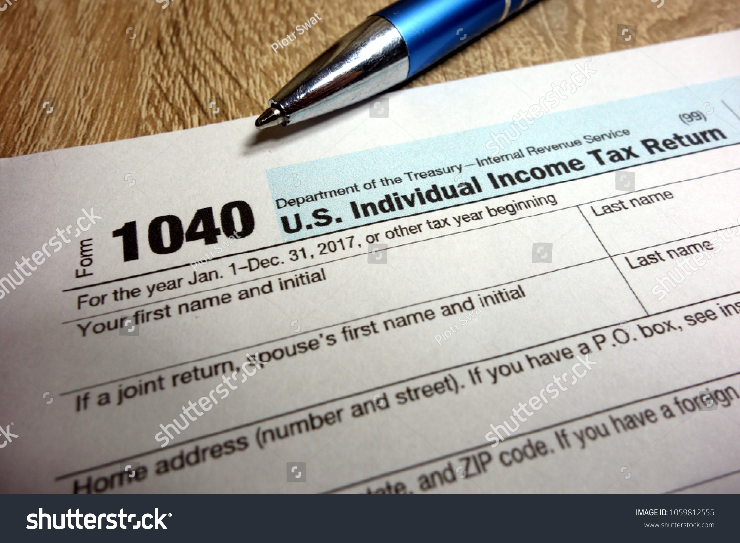 US tax form 1040 and pen #1059812555