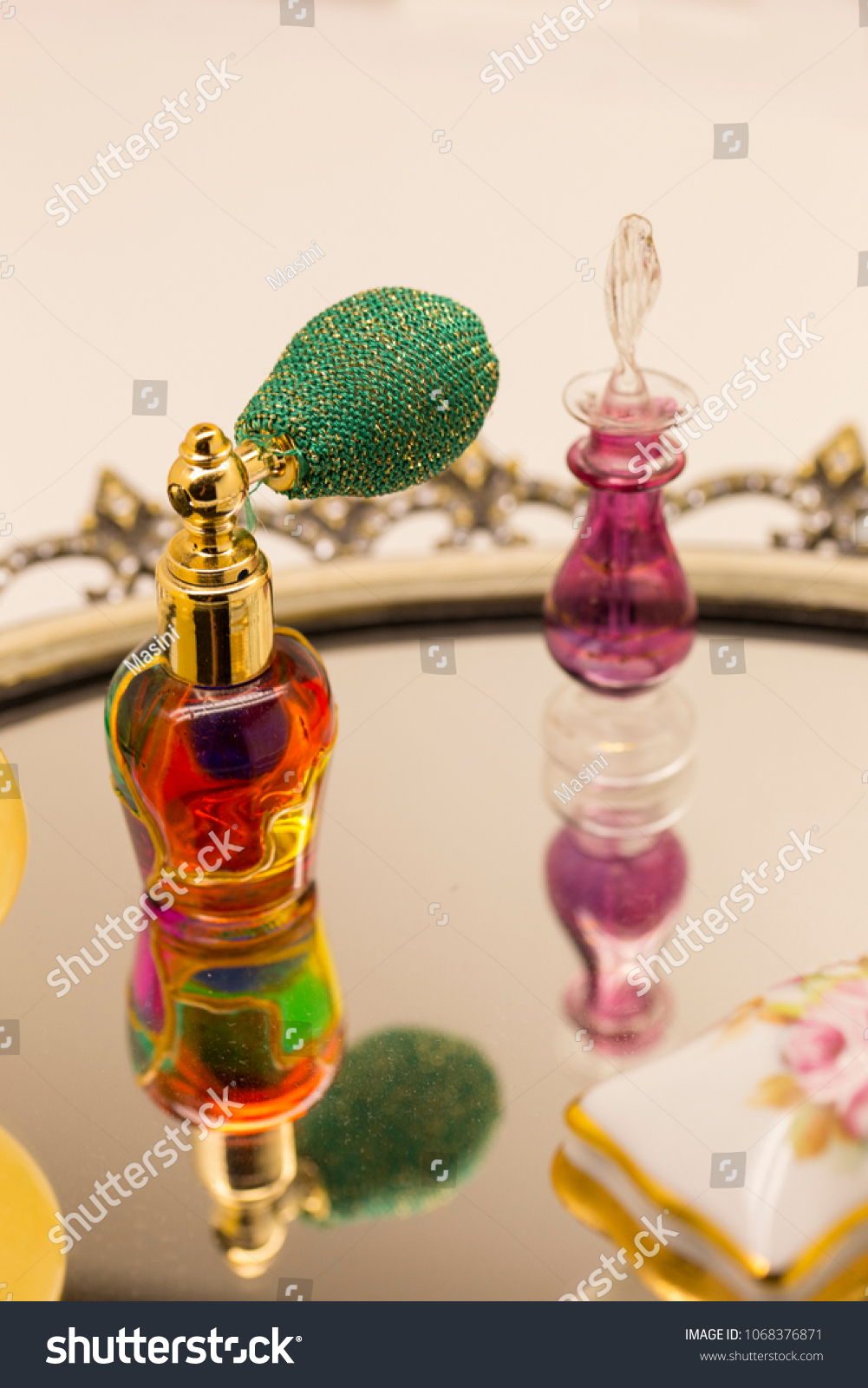 Small fragrances with reflection #1068376871
