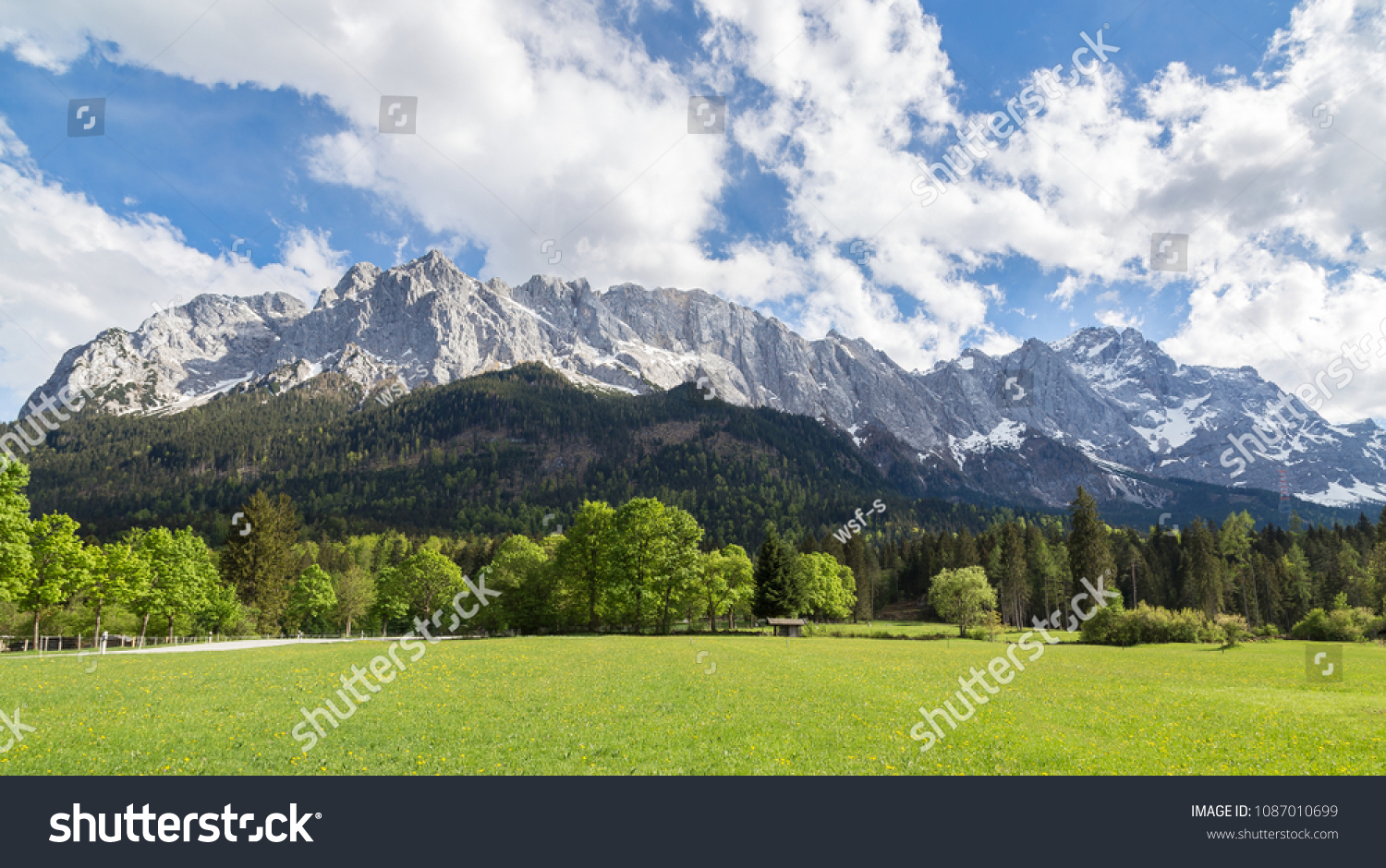Wettersteingebirge Garmisch-Partenkirchen, Bavaria Germany. #1087010699