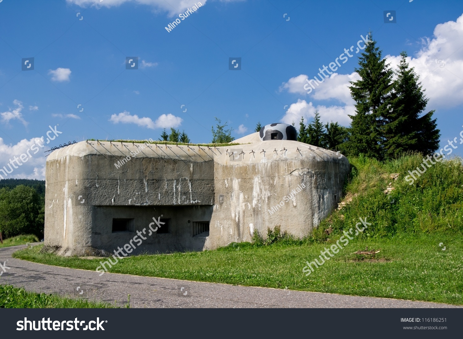 Fort (Na Holem) in Eastern Bohemia near Rokytnice town #116186251