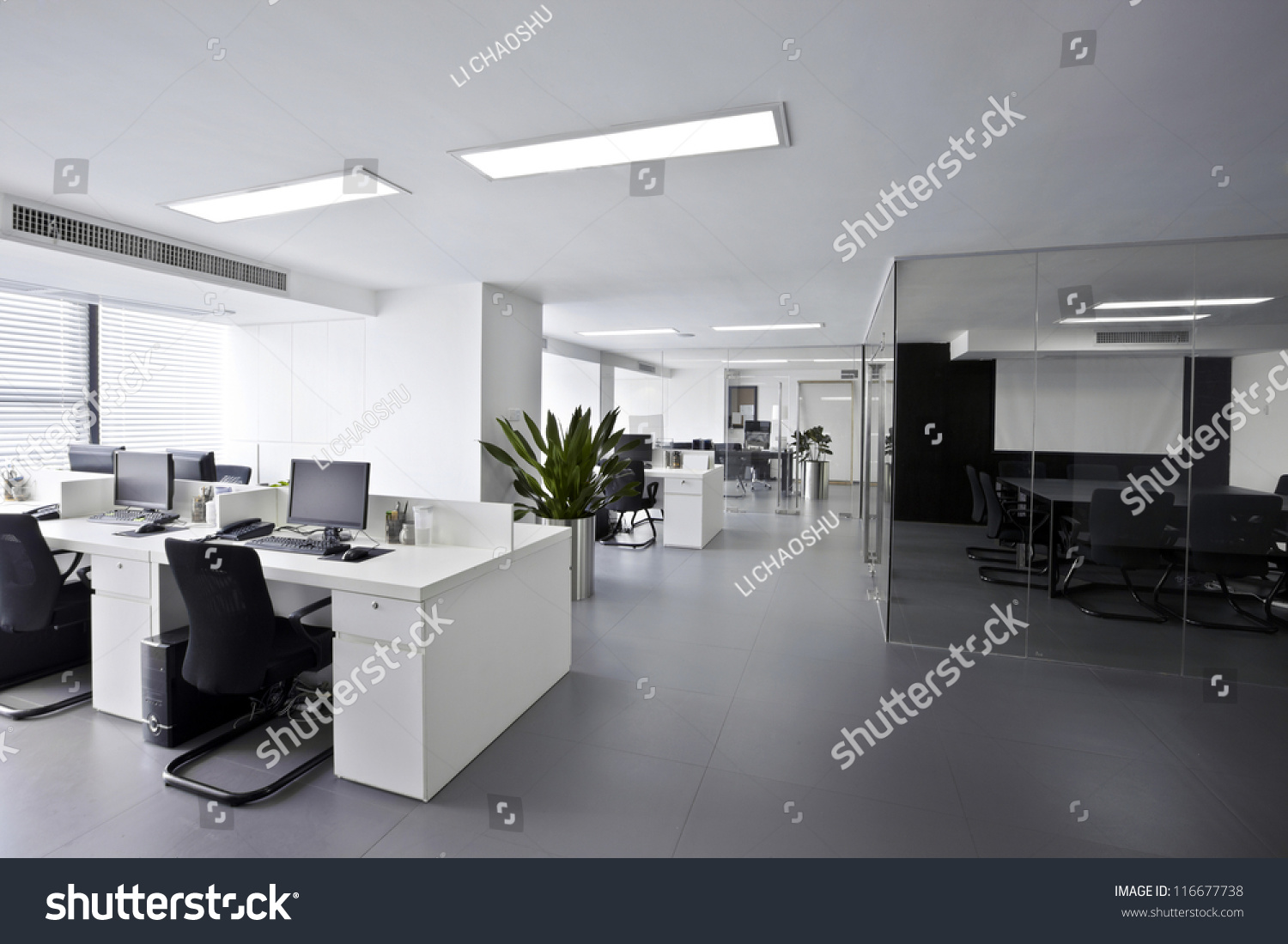 Contracted office #116677738