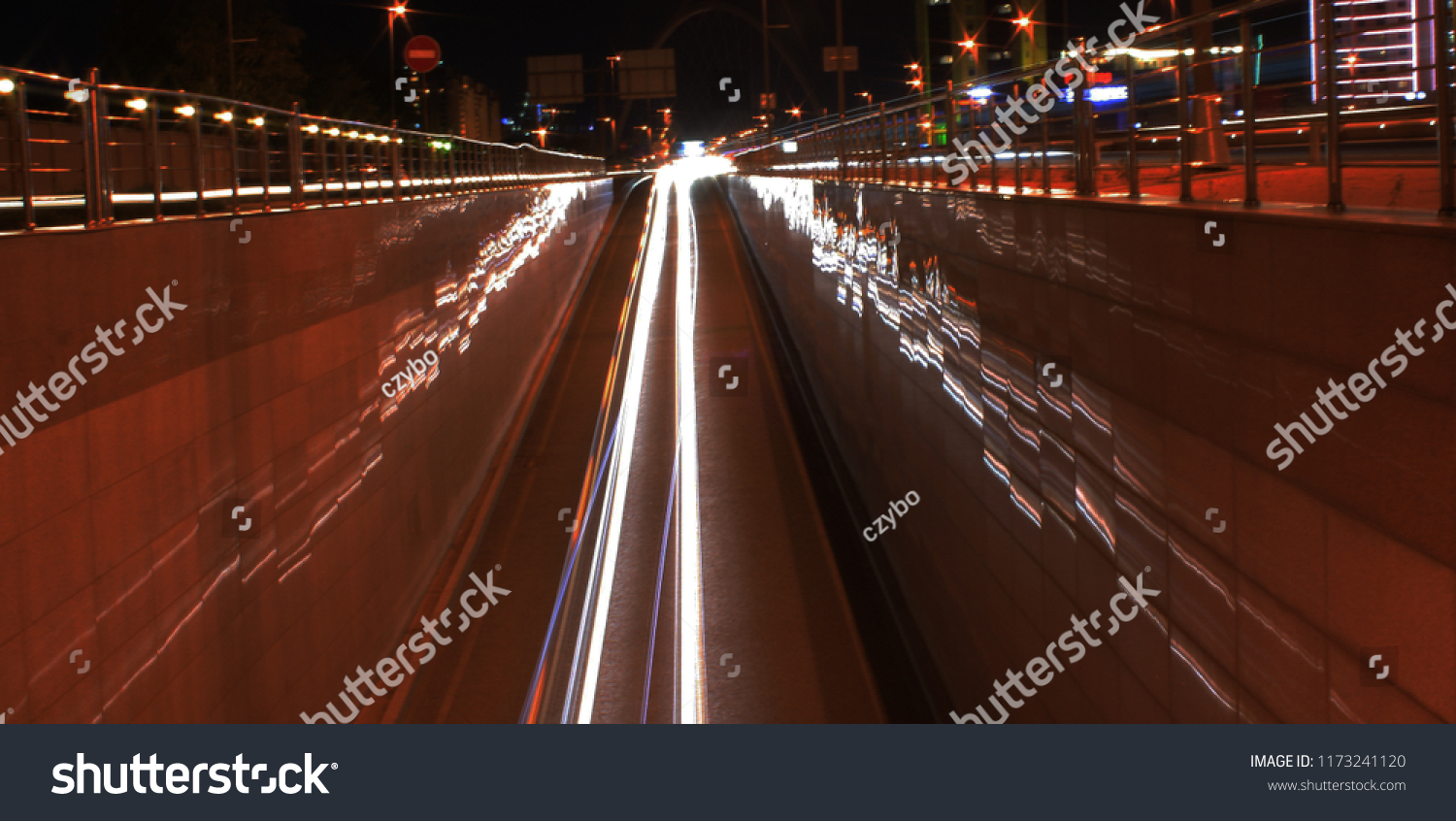 the line of headlights , the line of headlights on the road , still photography, shutter speed
 #1173241120