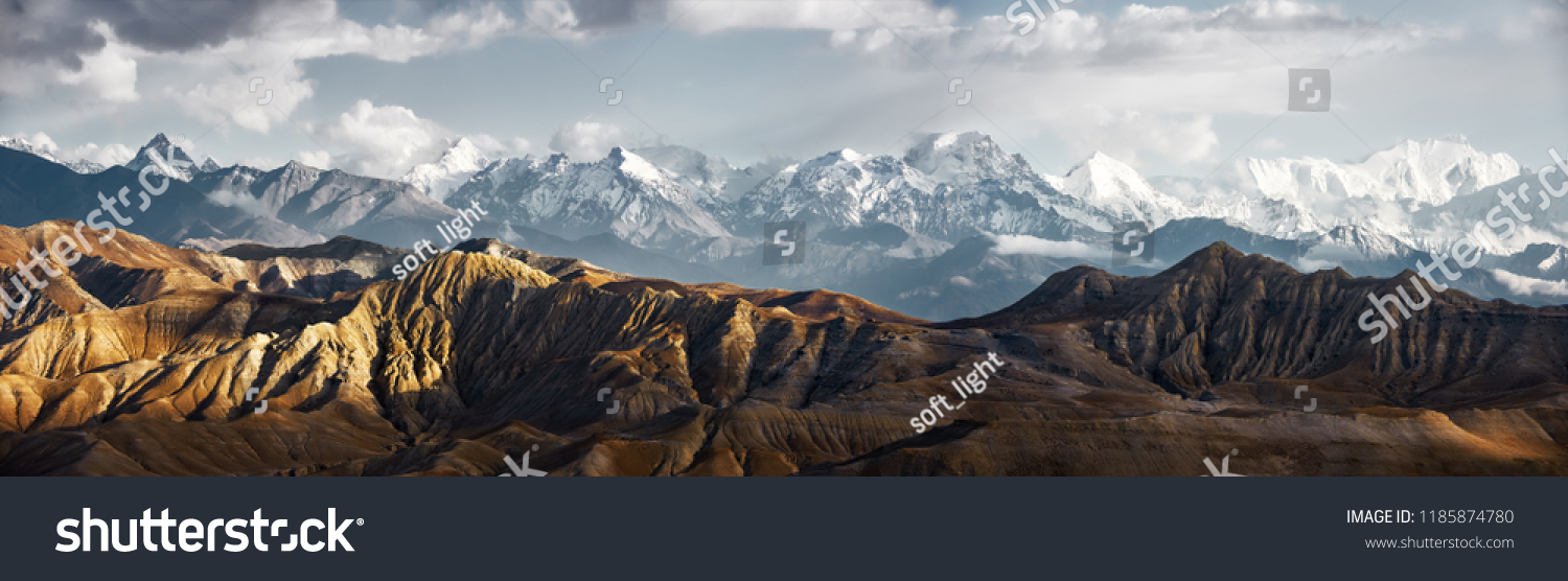 Panoramic view of the snowy mountains in Upper Mustang, Annapurna Nature Reserve, trekking route, Nepal #1185874780