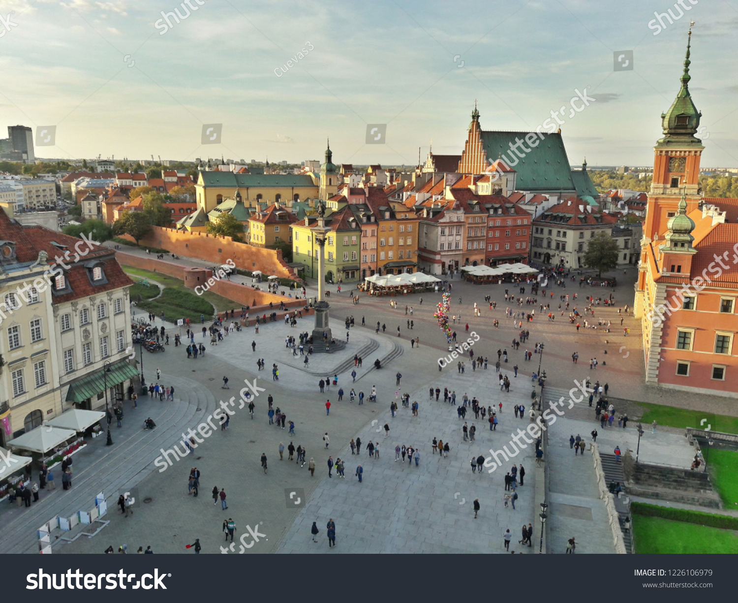 Old town Warszawa #1226106979