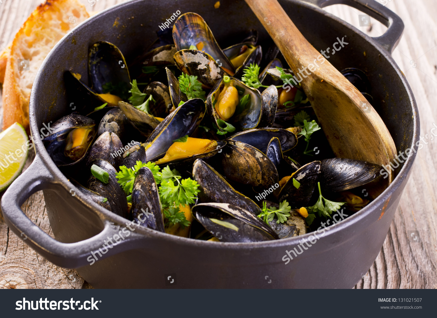 mussels stew in white wine #131021507