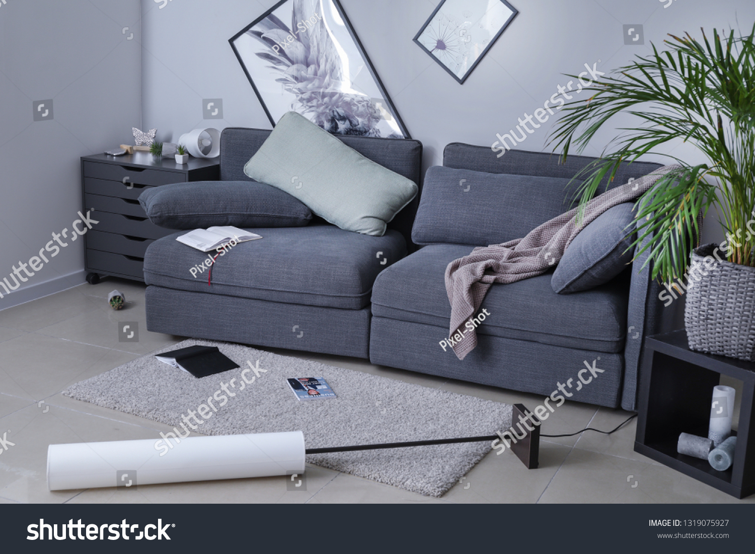 Interior of flat after earthquake #1319075927